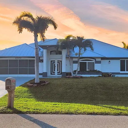 Villa Sunsets By The Water